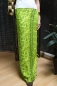 Preview: Farbenfroher Sarong grün mit Geckomotiv 160 x 120 cm
