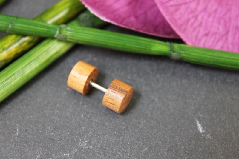 Holz Ohrring Fake Plug aus Teak-Holz Teak Wood mit Edelstahl-Schraubverschluss