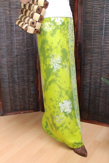 Farbenfroher Sarong grün mit Fischmotiv 160 x 120 cm