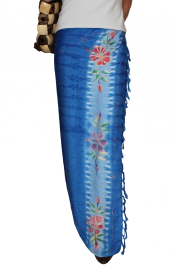 Edler Sarong blau mit Blütenmotiv bestickt 160 x 120 cm