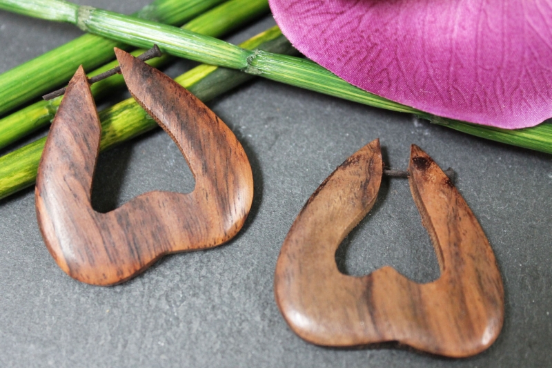 Holz-Ohrringe Herzform aus Sono-Holz 35mm