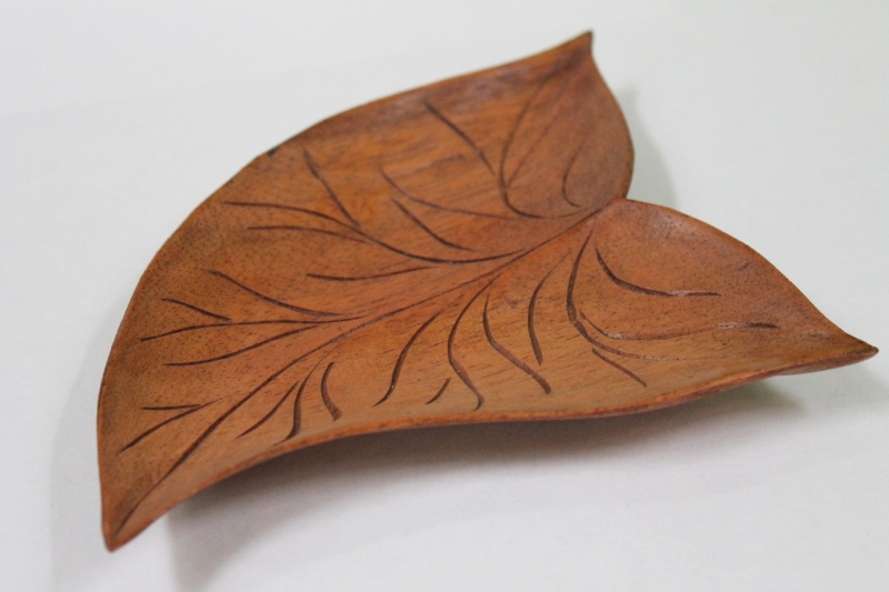 Dekorative Holzschale in Blattform - 16 cm