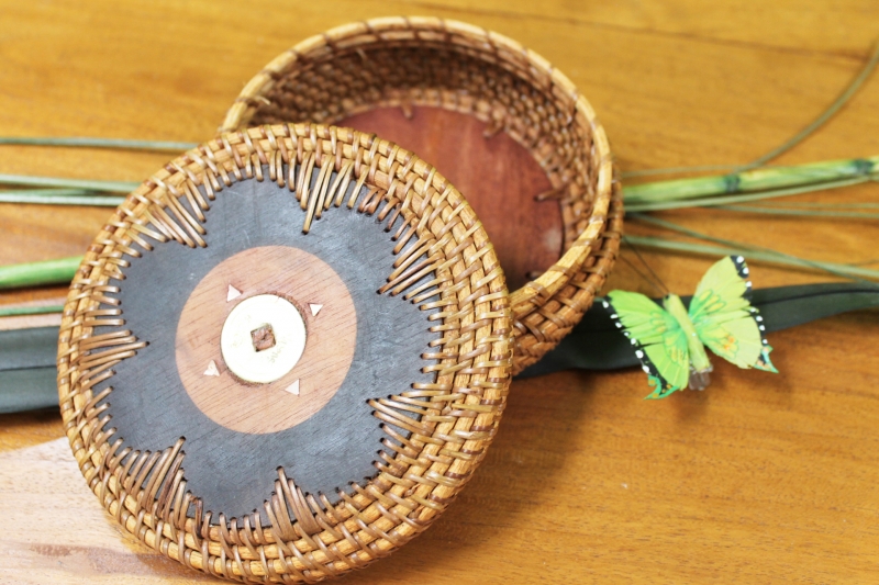 Holz-Rattanbox "Münze" mit Deckel 14 cm