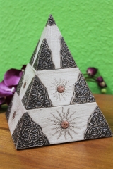Verzierte Schmuckdose Pyramide weiß antik 3-teilig aus Holz, handbemalt 20 cm