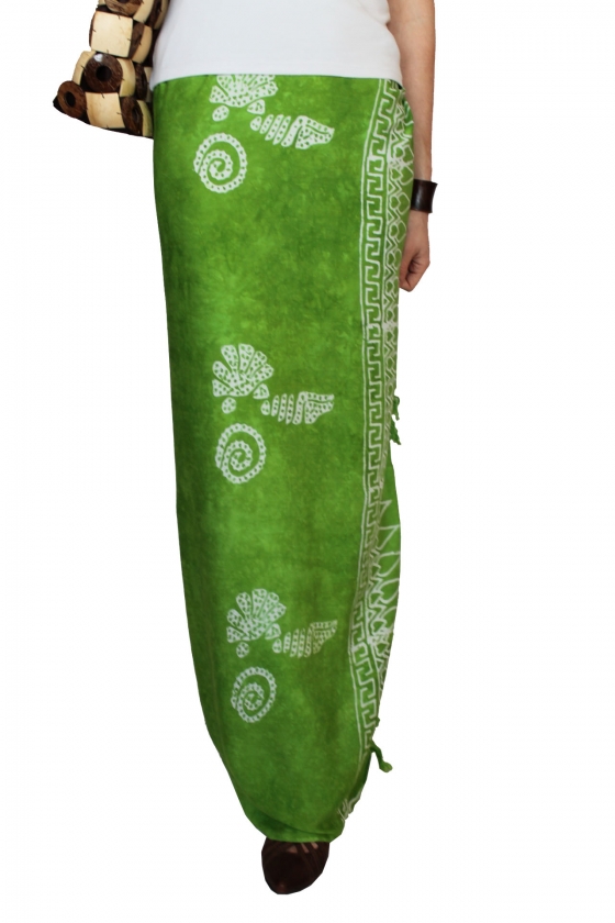 Farbenfroher Sarong grün mit Muschelmotiv 160 x 120 cm