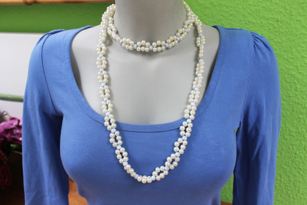 Perlenkette aus Zierperlen, natur hellblau 55 cm